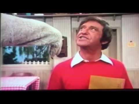 Soupy Sales: White Fang is in correspondence school