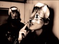 Crystal Castles VS Switches - Lay Down the Queen