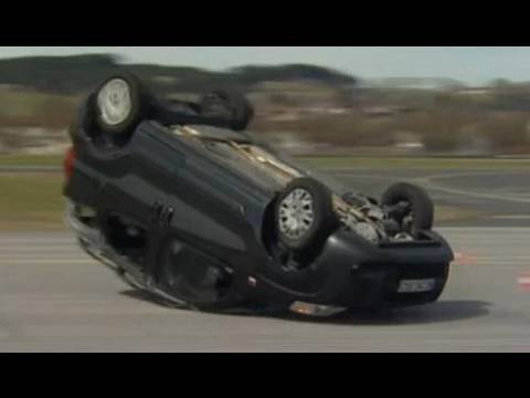 Auto zonder ESC vliegt over de kop! (Consumentenbond)