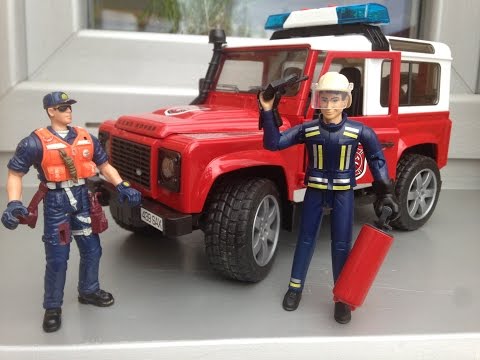 BRUDER TOYS 2016 NEW Fire Land Rover Defender