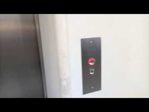 Early 2000s OTIS Traction Elevator - Uberlândia, MG, Brazil