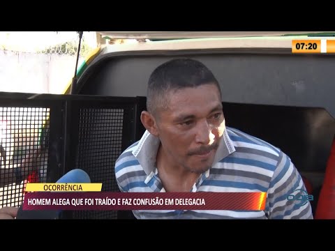 Homem agride esposa alegando traicão, eÌ preso e faz confusaÌƒo em delegacia 12 08 2021