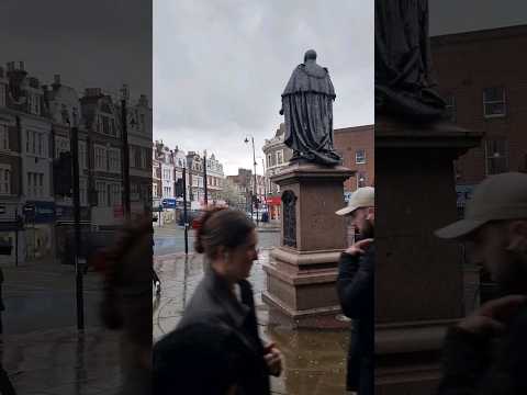 Tooting Broadway, London 🇬🇧 #london #tooting #walkingtour #shorts