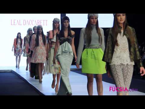 Leal Daccarett y Girbaud trajeron color a la pasarela