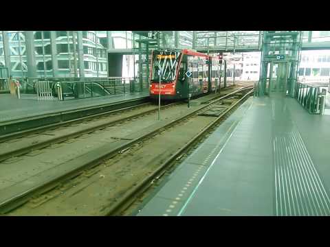 R-Net tram op Den Haag CS