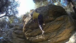 preview picture of video 'Escalade sur Bloc - Miramas (France)'