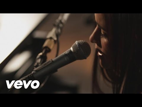 Julieta Venegas - Un Poco De Paz ((En Vivo) (Video))