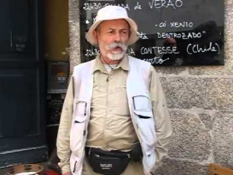 Un peregrino canta unha canción occitana na Matinée Trad