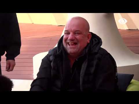 Banorët argëtohen në oborr, këndojnë së bashku - Big Brother Albania VIP 5