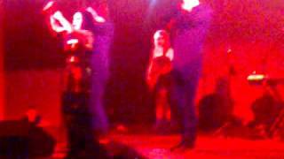 Fangoria-. Entre mil dudas/ Mas es mas