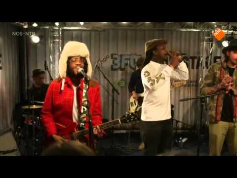 Akwasi - Pauline ft. Rob Dekay & Gerson Main // LIVE - 3 on stage