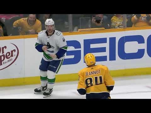 NHL Fight - Canucks @ Predators - Burroughs vs Jeannot - 18/01/2022