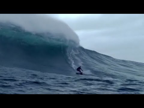Storm Surfers - Near-Death Wipeout at Cow Bombie