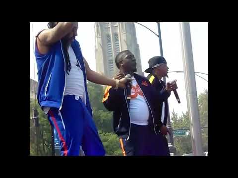 Crucial Conflict Performs "Ghetto Queen" while R. Kelly still is in Jail