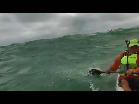 Stu crashes out in Epic V9 during Force 8 Downwind