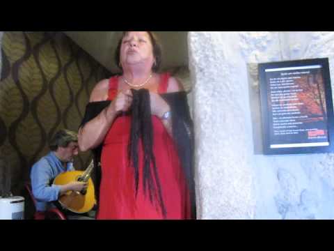 MARIA FERNANDA MOTA FADO, PRESENTE ,NO CAFÉ G Z ,NO PORTO, A LAPA