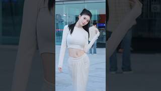 beautiful girl street fashion outfits style #tiktok #chinesefashion #mejoresstreetfashion #shorts