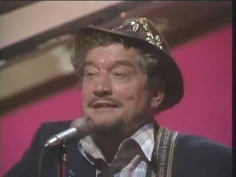 A Good Old Country Song - Boxcar Willie