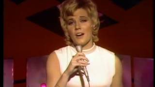 Anne Murray - The Glen Campbell Goodtime Hour: Christmas Special (20 Dec 1970) - Christmas Wishes