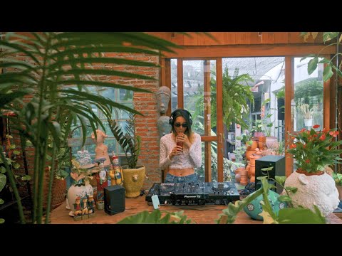 Sunday Morning Clean Up Vibe | Jazz / Soul / House Music @ The Jungle on Ekamai in Bangkok | UNIX 🇹🇭