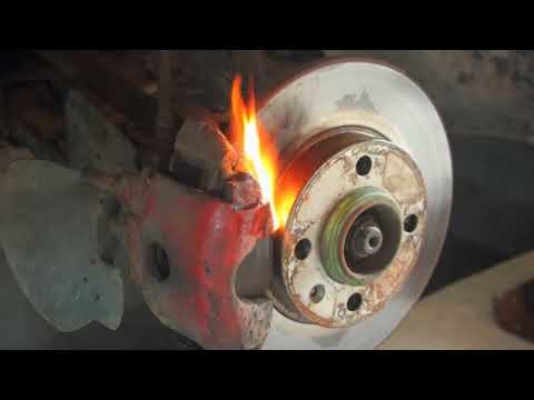 ⚠️Why do my car's brakes stick?🚗