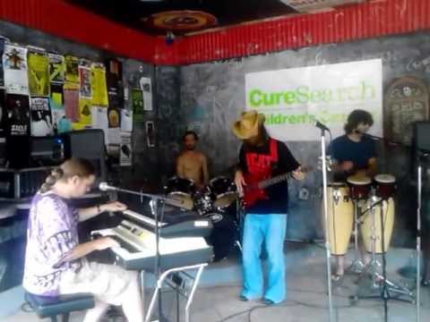 Hetty plays "Alice Is On The Moon" @ Sadlack's Heroes 06/08/2013