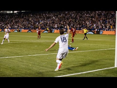 GOAL: Mike Magee makes magic