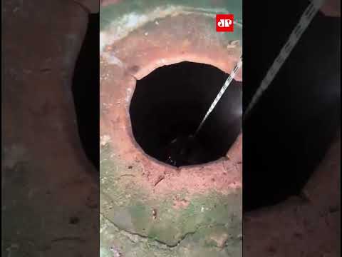 Mulher cai em cisterna de 12 metros de profundidade em Itacambira (MG) #shorts
