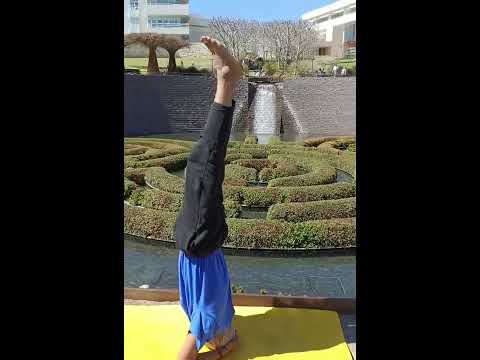 Shirshasana
