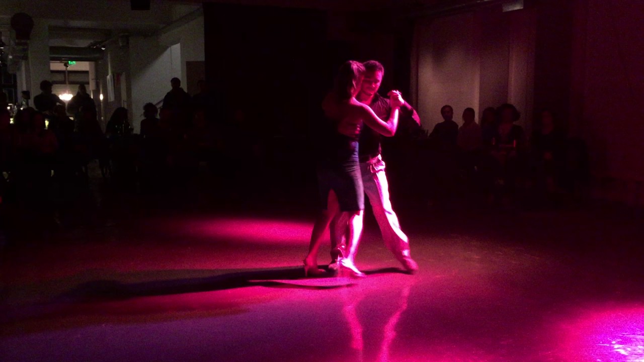 Natalia Fures & Diego Bado en Miercoles Santos Club de Tango / Baile a la parrilla 2