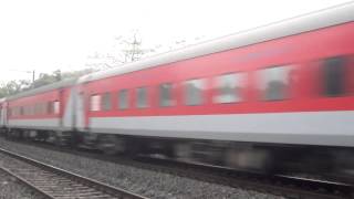 preview picture of video 'Early Morning Action At Saphale  GARIB RATH, RAJDHANI, SHATABDI.'