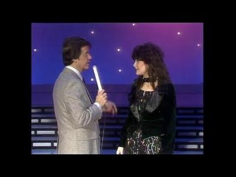 Dick Clark Interviews Charlene - American Bandstand 1983