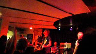 Jebediah - Fall Down (Republic Bar, Hobart 22/07/11)