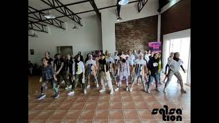 Download lagu “DAUN PUSPA” SALSATION® Choreography by SEI Vinky Viscariany mp3 Download lagu “DAUN PUSPA” SALSATION® Choreography by SEI Vinky Viscariany mp3