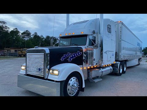 FREIGHTLINER CLASSIC 8 INCH LINCOLN CHROME STACKS INSTALL!