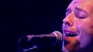 Coldplay - Politik, live at Glastonbury, 2002