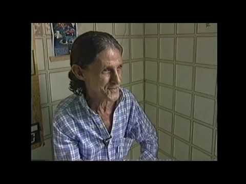 Popó apresenta casinha que morava e Seu Babinha fala do campeão