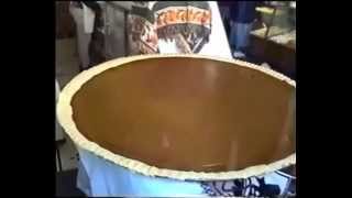 preview picture of video 'The World Largest Pumpkin Pie in Circleville, Ohio,USA'