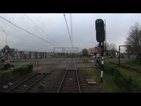 A train driver's view: Hoorn - Amsterdam CS, SGM, 17-Apr-2020.