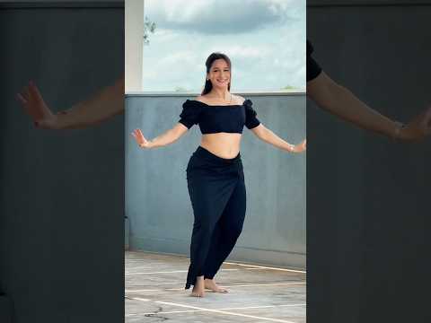 In my element🖤 #shorts #traditionaldance #srilankandance #kavya #dancer #srilanka #dance