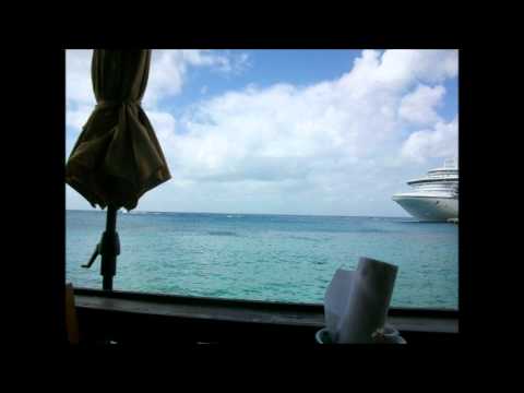 девушка из маленькой таверны. трактирщица лорейн. фотосессия у маяка. девушка из таверны. девушка из маленькой таверны картинки.