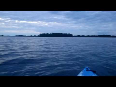 Keskiyön melonta Höytiäisellä