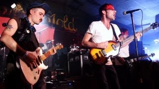 The Black Lips "O Katrina!" (wild live show in Atlanta) Southern Comfort