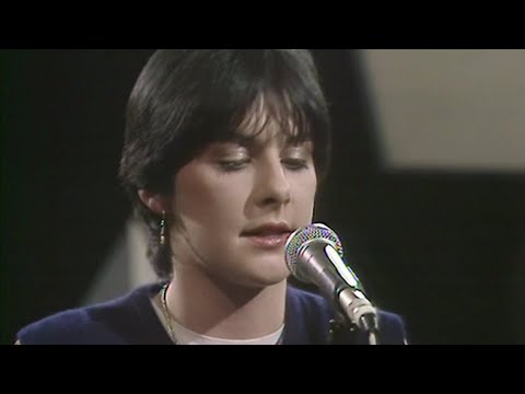 Clannad, Moya Brennan, Enya - Mhórag 's na Horo Gheallaidh, An tÚll. Live on 'As I Roved Out' (1982)