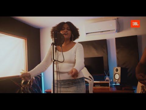 Kali Tui- Dei (Acoustic) |  JBL Live Room