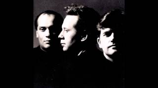 Simple Minds  ~ Banging On The Door (with Intro)