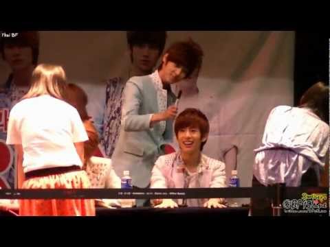 [FanCam] 120623 Boyfriend's Fansign Event at Mokdong - Kwangmin & Minwoo "Funny Moment"