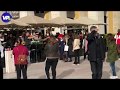 Ajax-fans bouwen feest op de terrassen in Lissabon!