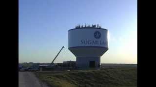 preview picture of video 'The raising of the new Sugar Land Water Tower'