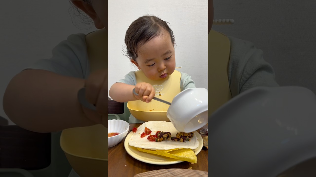 はじめてのタコス🌮🫘 #2歳 #3年前 #タイムスリップ